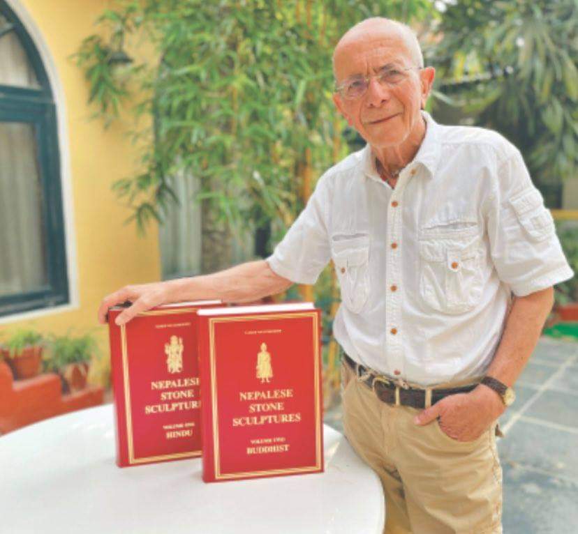 त्रि-वि पुस्तकालयलाई एक लाख बराबरको पुस्तक उपहार